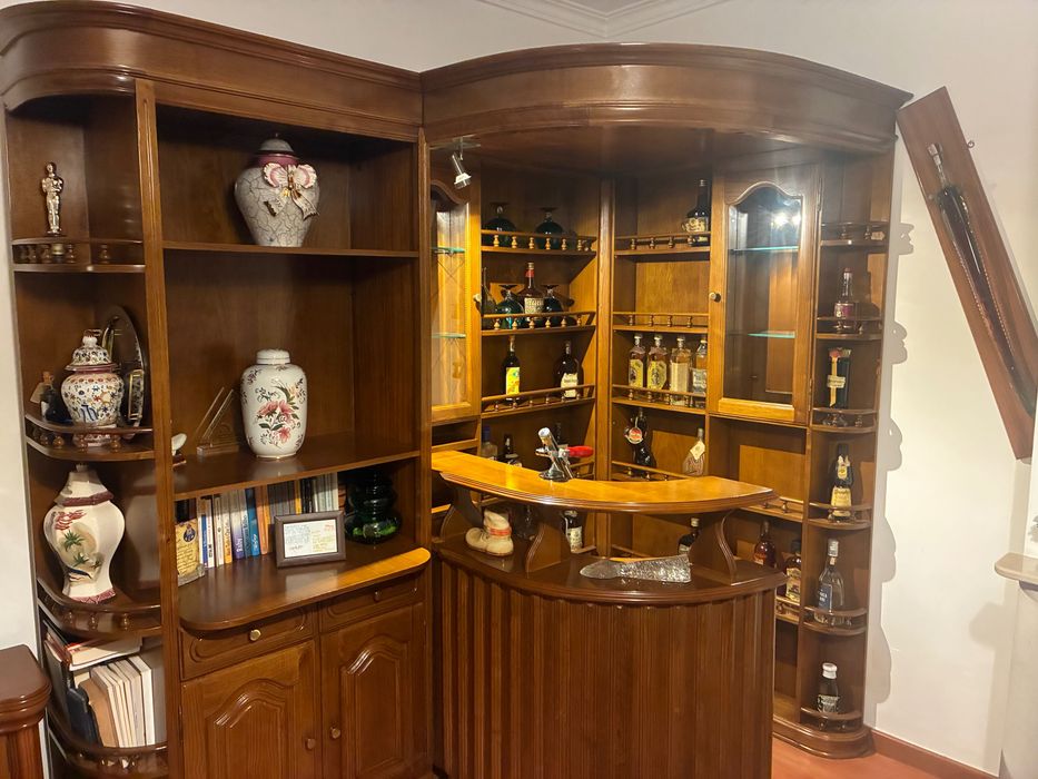 Móvel bar de cerejeira
