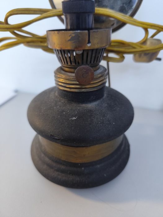Lampka elektryczna przerobiona lampa naftowa