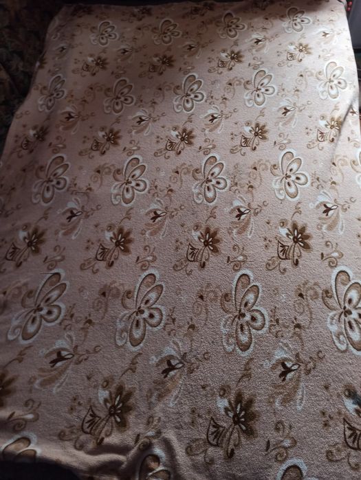 Одеяла разные и покрывала плед