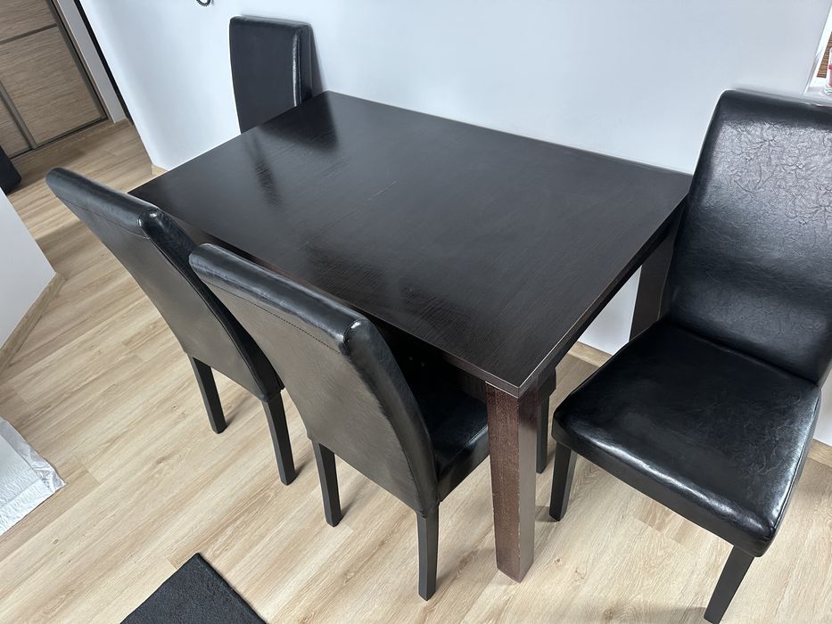 Stół rozkładany + 4 krzesła