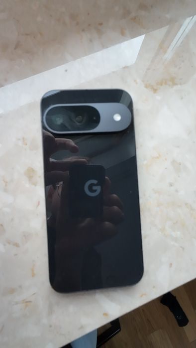 Pixel 9 stan bardzo dobry