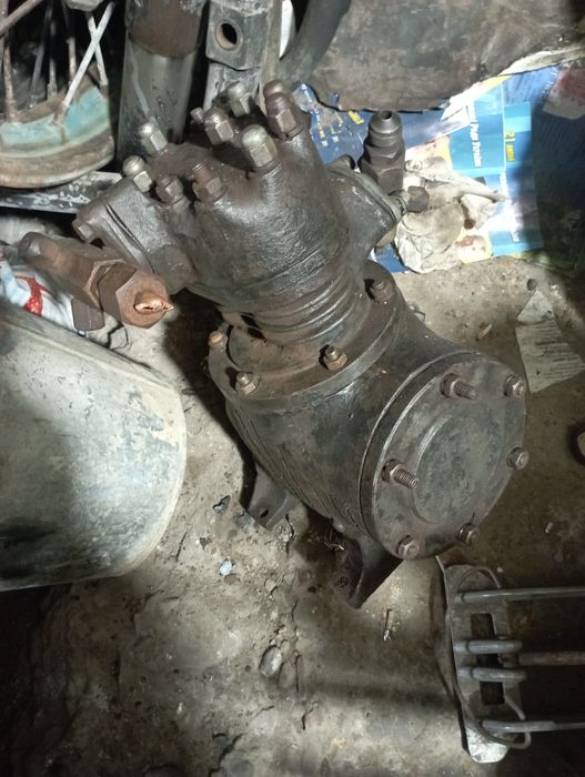 Компресор повітряний зіловський