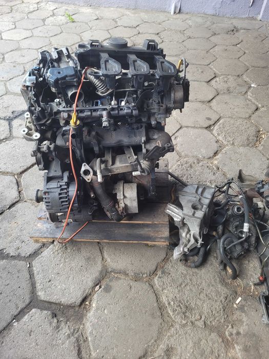 Silnik vivaro 2.0