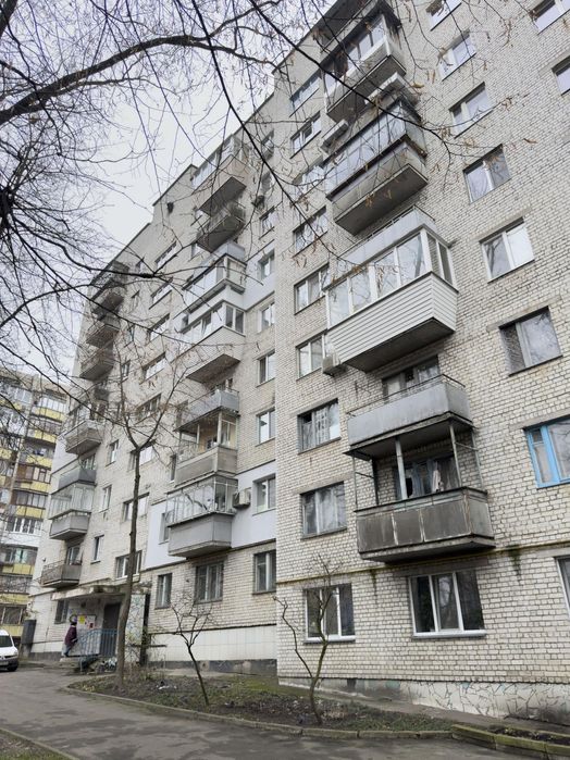 Продаж 3к квартири Київ, Верховинна 87 (метро Житомирська)