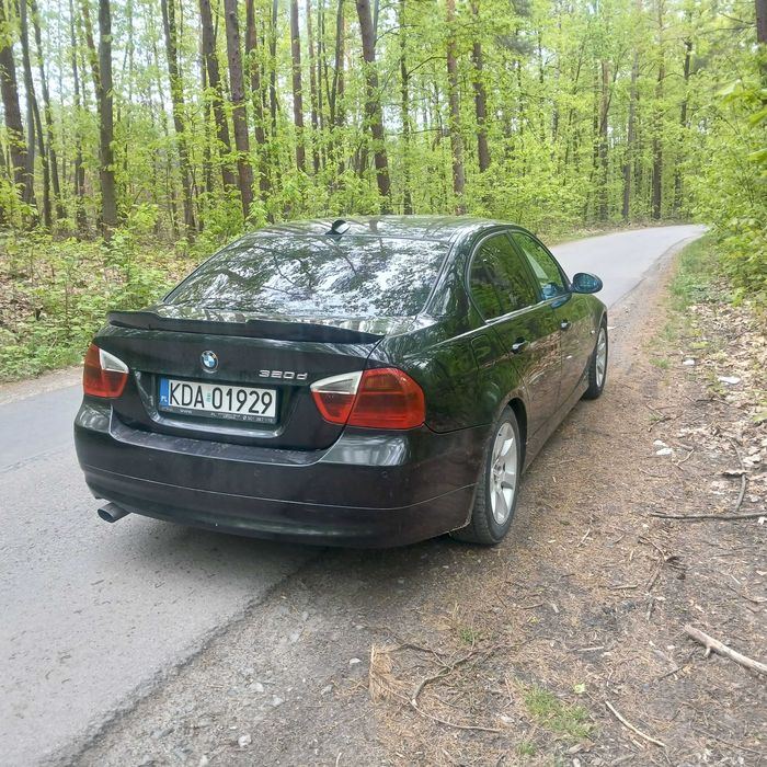 BMW E 90 320 DIESEL 2008 rok 177 KM