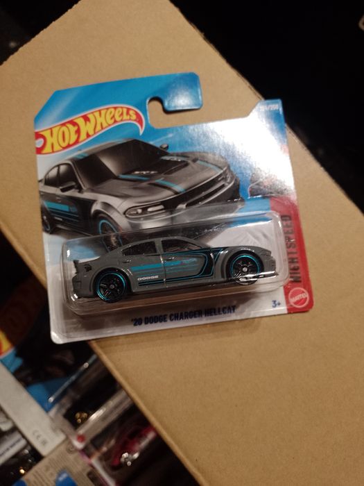 Hot Wheels Dodge challenger Hellcat