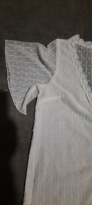 Blusa  branca com aplicações