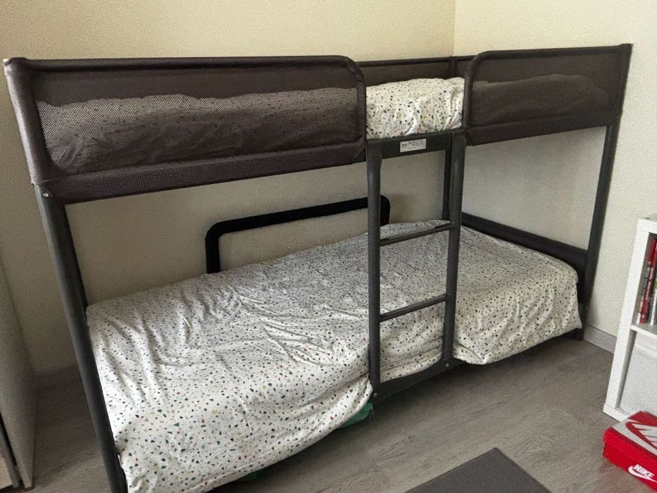 Cama beliche em óptimo estado