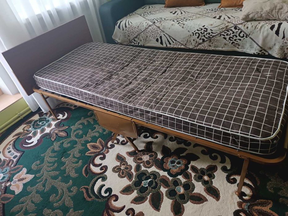 Продам розкладушку з матрасом