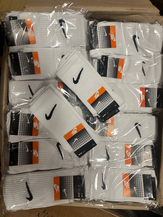 Nike Wysokie białe Skarpetky