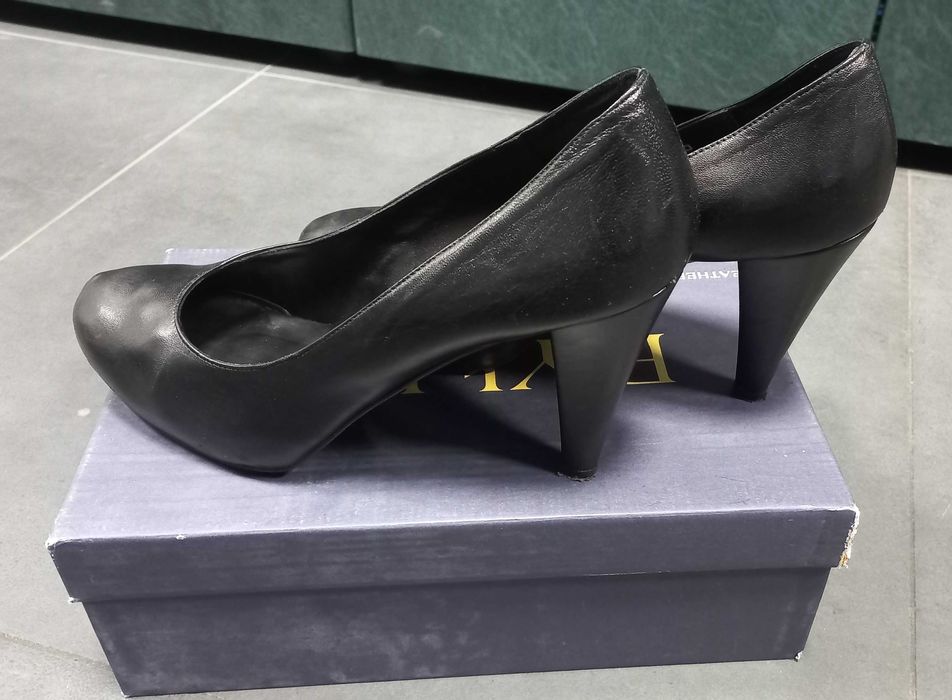 Czarne skórzane czółenka rozmiar 40, RYŁKO