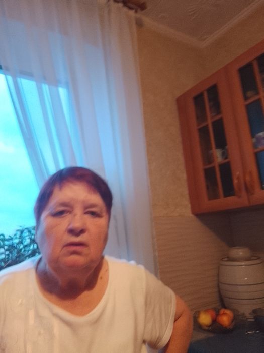 Поможіть будь ласка чим небудь