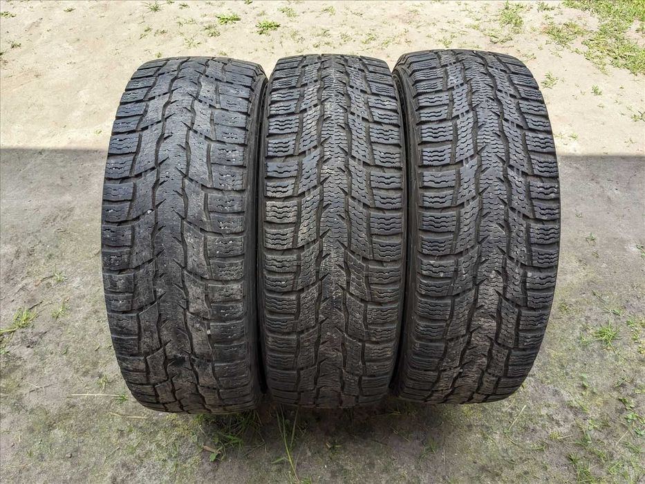 Шини зимові 225 65 16 C Nokian Hakkapeliitta CR3