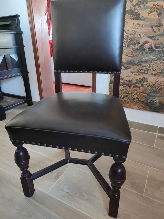 Mobília em pau preto com mais de 100 anos