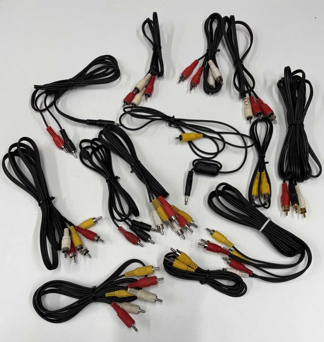 Lote 13 Cabos Áudio e Vídeo RCA e Jack 3.5mm (Diversos)