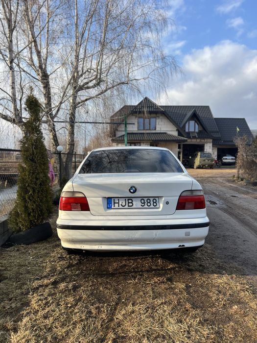 Бмв е 39 523і в гарному стані