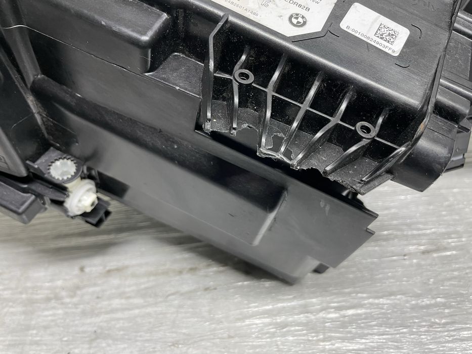 Фара права BMW X1 U11