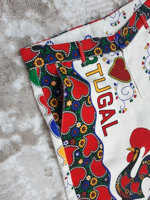 Calções com estampado típico de Portugal. Novos