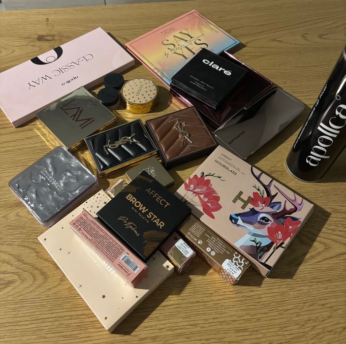 Zestaw kosmetyków do makijażu