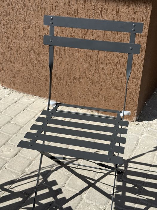 Продам металеві стільці з подушками