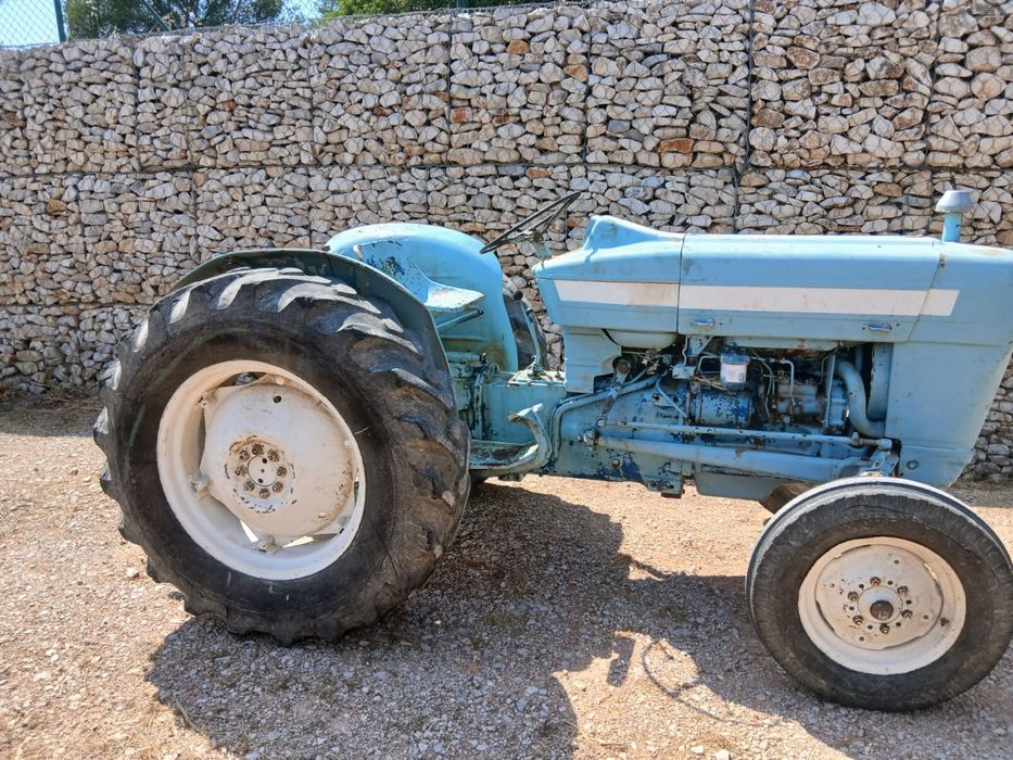 Trator ford 2000