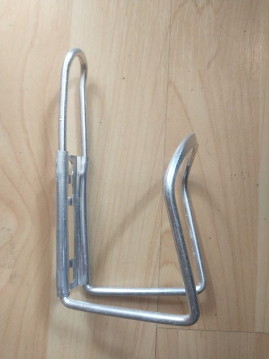 Uchwyt koszyk na bidon do roweru aluminiowy