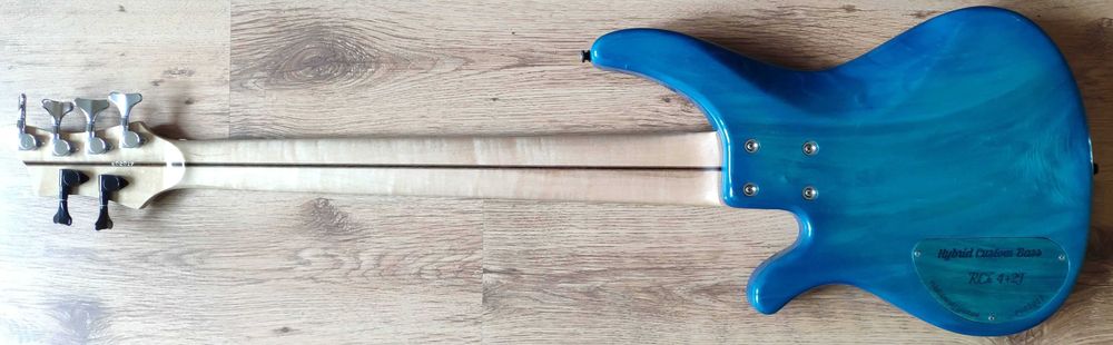 Gitara basowa hybryda, 6-cio strunowa