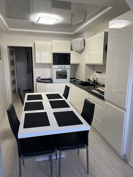 Сдам 2 х к.кв.на Песках в новом доме