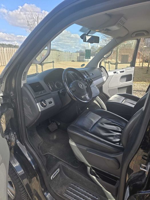 Samochód volkswagen multivan