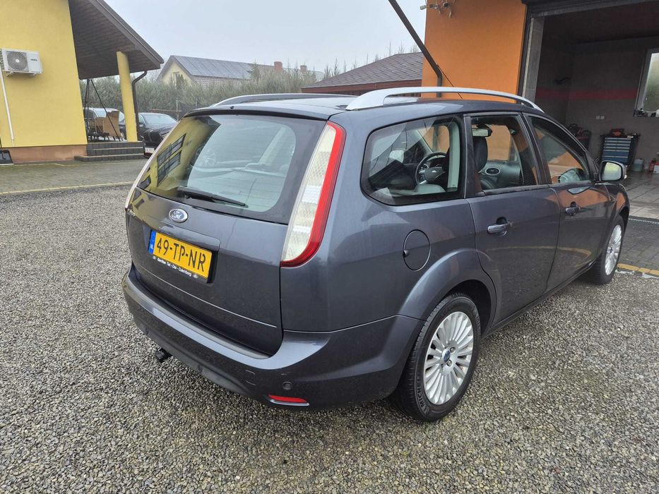 Ford Focus Mk2 1,8 b 2010 rok zadbany klima hak opłacony