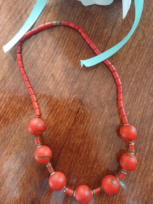 Старовинне коралове намисто