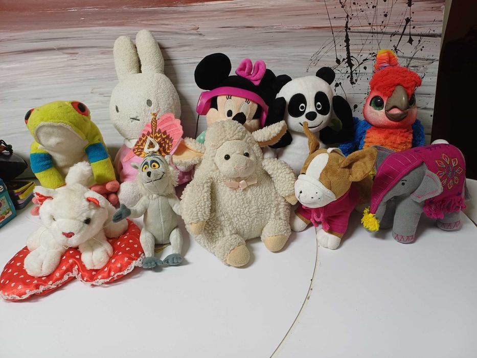 Peluches vários 10 unidades