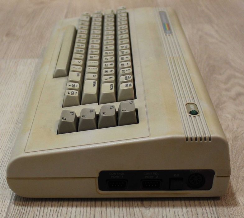 Commodore C64 C64G komputer w pełni sprawny Wrocław Stare Miasto • OLX.pl