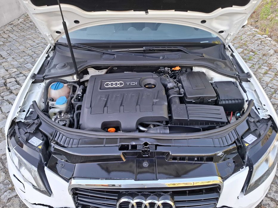 Audi A3 1.6 TDI S-LINE Apenas 155 Mil kms Nacional de 2011 KIT AIRBAGS INCLUIDO