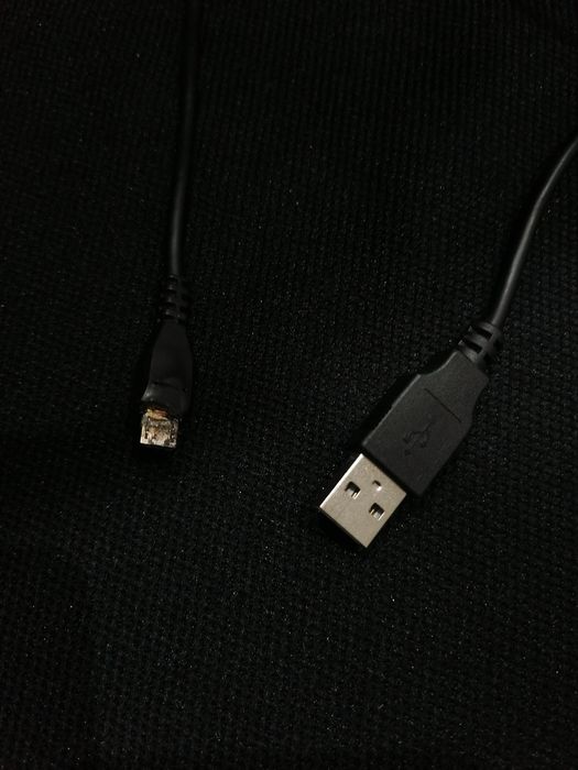 Samsung GT-S5660 + Adaptador Kuulaa + 3 Cabos USB - Para peças