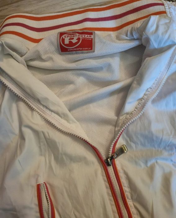 Biała lekka  kurteczka sportswear
