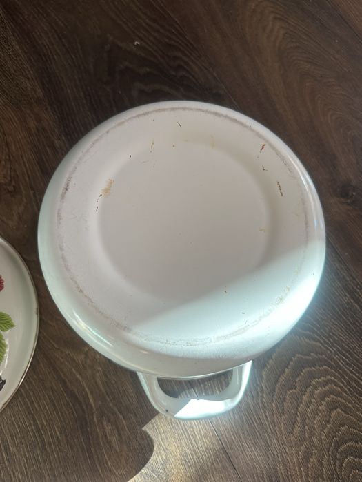 Кастрюли, кастрюля ,ковши эмалированные 3 - 4 литра