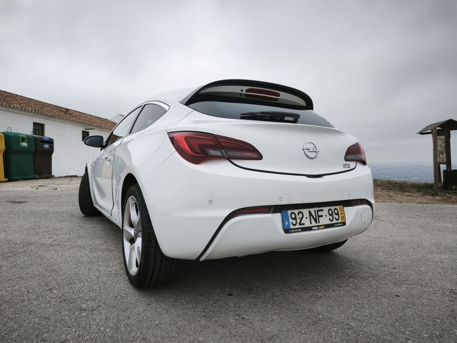 Opel Astra GTC 1.7 CDTI (131cv) – Versão Coupé Exclusiva – Jante 20"