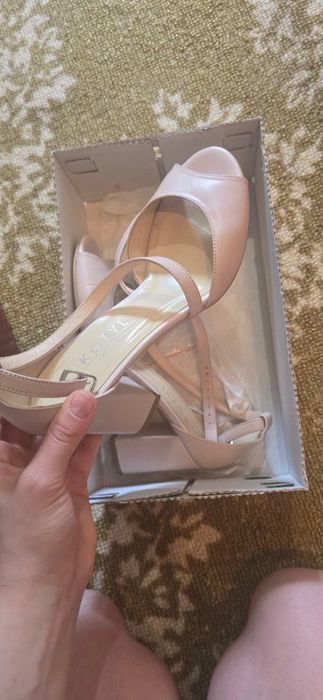 Босоніжки пудрові