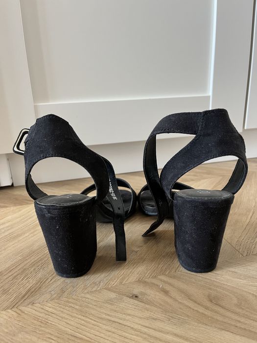Czarne buty na obcasie 38 dinsko