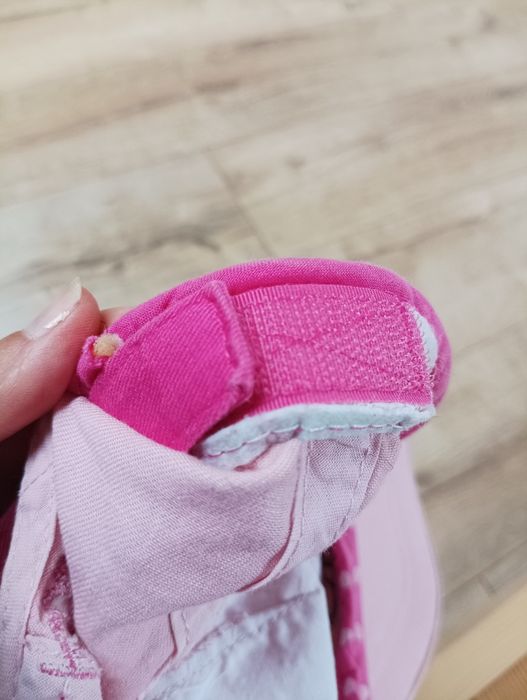 H&M czapka z daszkiem Hello Kitty dla dziewczynki