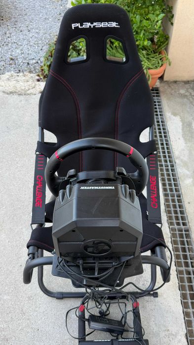 Cadeira Playseat Challenge + Volante Thrustmaster T598 Racing Wheel PS5/PS4/PC + Servo Base + Pedais