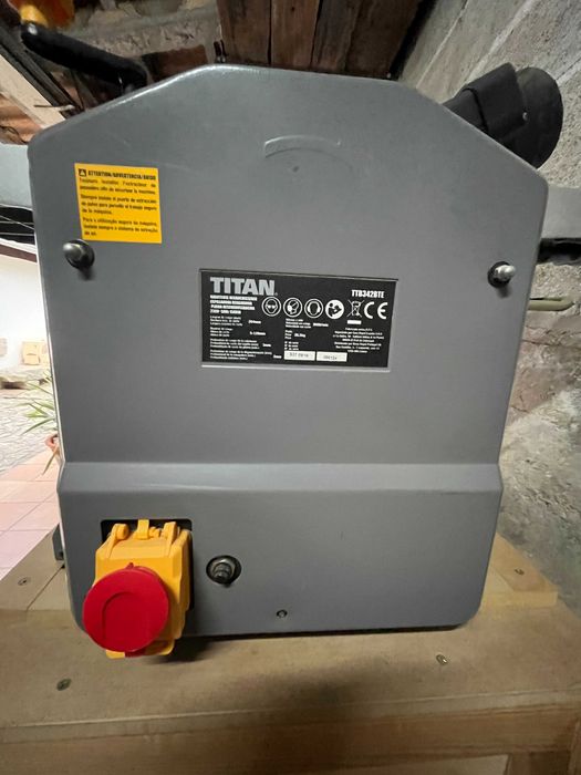 Plaina estacionária 1500 W TITAN 204mm