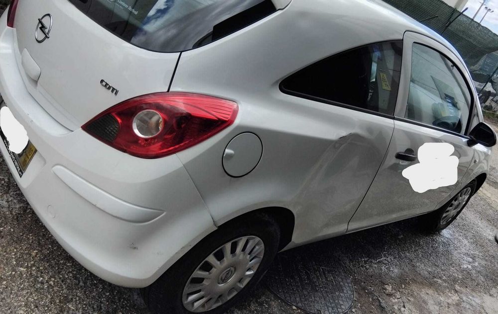 Oportunidade! OPEL Corsa D 2010 Hatchback 1.3 CDTI Diesel 75 cv / 55 kW