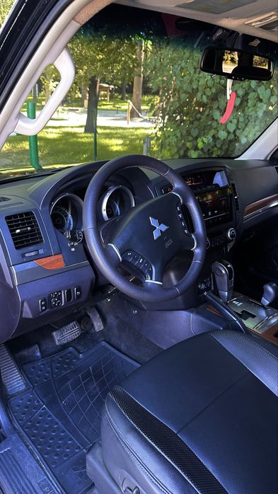 Mitsubishi Pajero 4