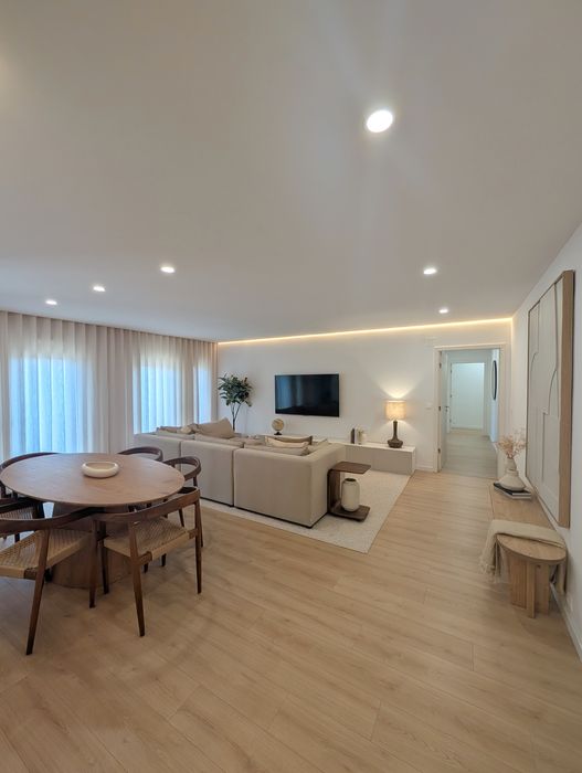 Exclusivo T3 nas Avenidas Novas, estacionamento, arrecadação e jardim