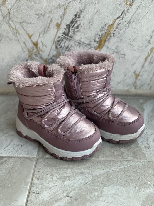 Зимові чоботи на дівчинку