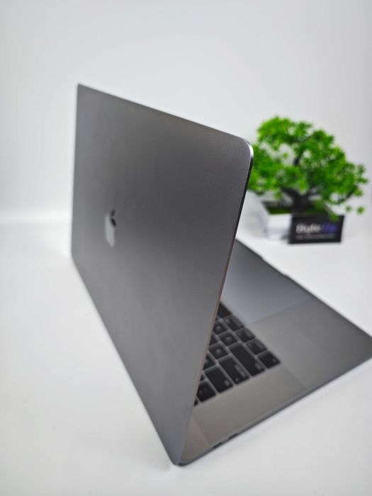 Apple MacBook Pro 15" A1990 (2019) i7/32GB/1TB SSD / GWARANCJA