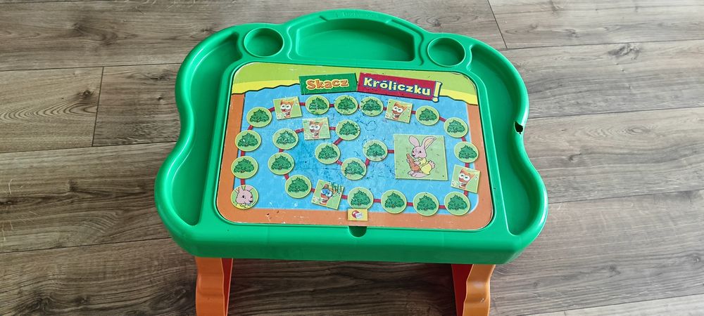 Stolik edukacyjny