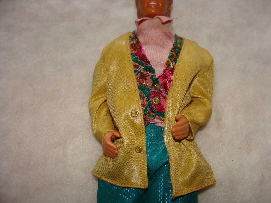 Boneco Ken Locket Surprise (Ref. 10964) de 1993